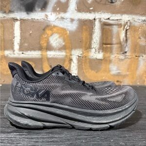 HOKA Clifton 9 Black Men's Size 10.5